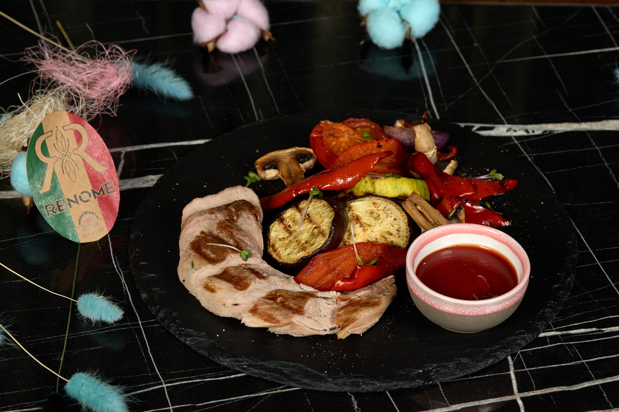 Porc cu legume la grătar