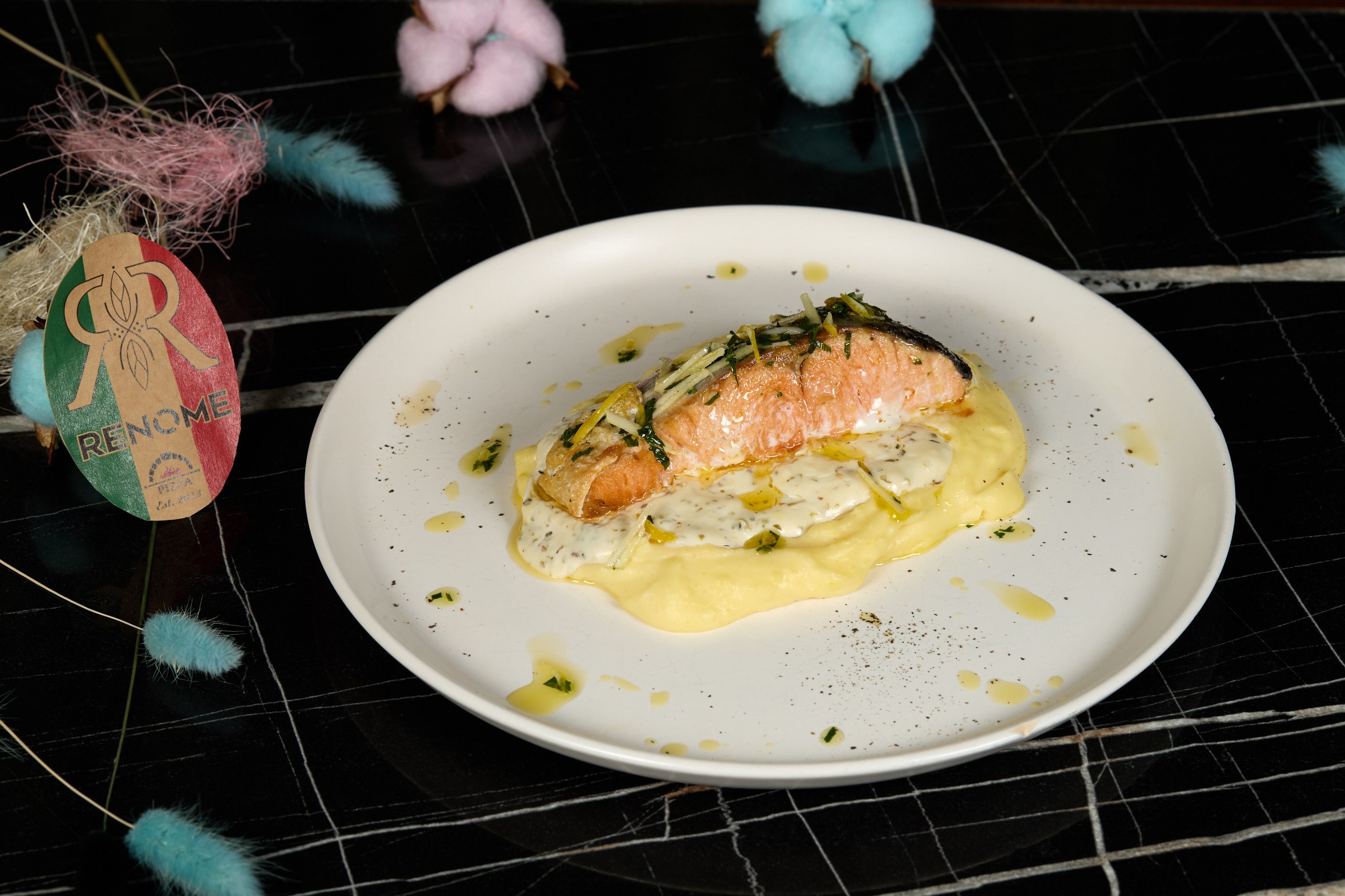 Somon pe cremă de cartofi