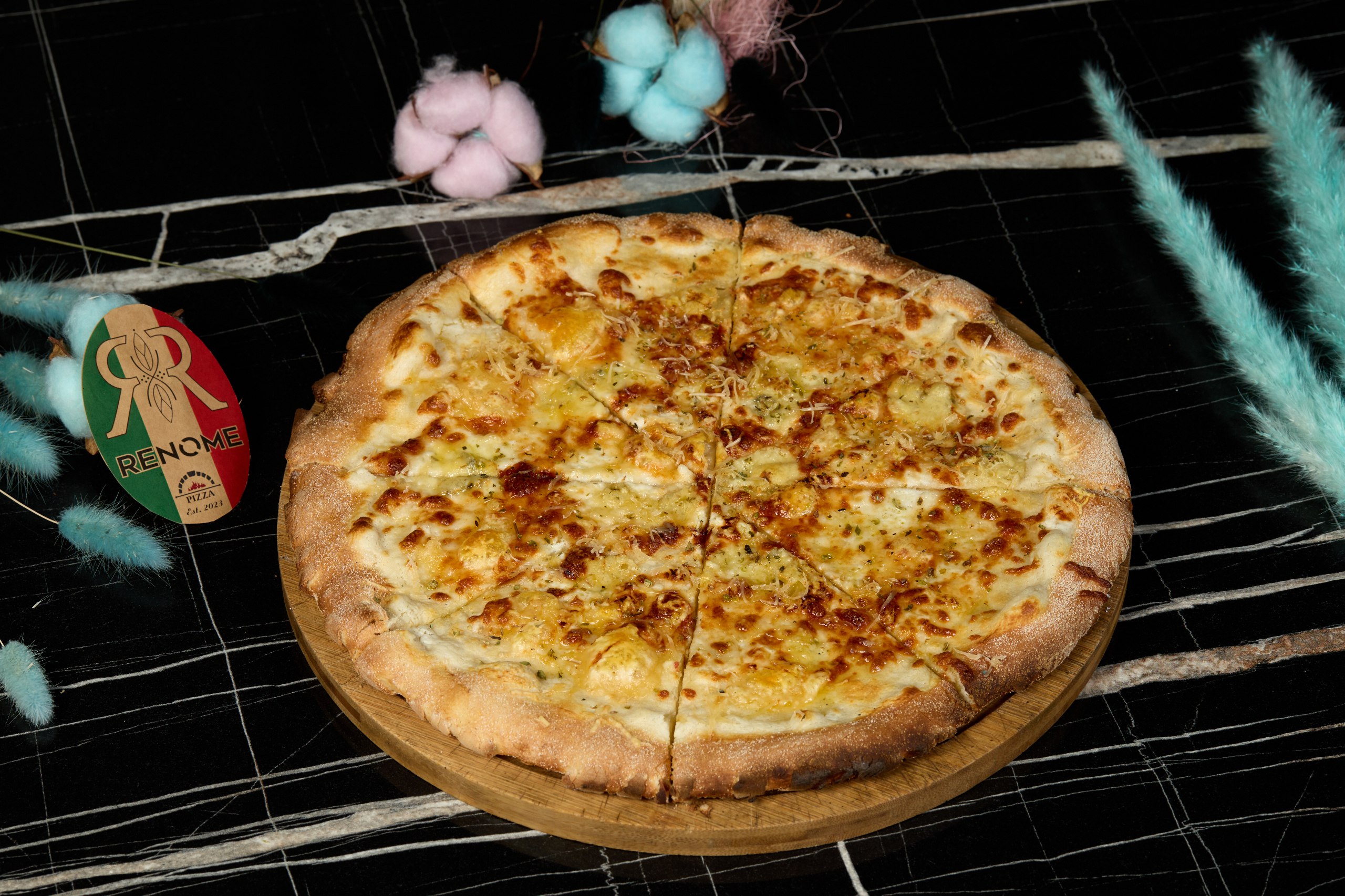 Pizza cu pere și gorgonzola